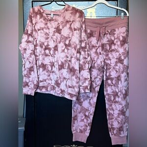 ATHLETA STUDIO TO PINK STREET PRINT BALANCE PULLOVER SWEATSHIRT & PANT